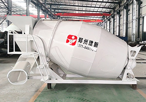 三輪/五輪混凝土攪拌車(圖1) 三輪/五輪混凝土攪拌車(圖1)